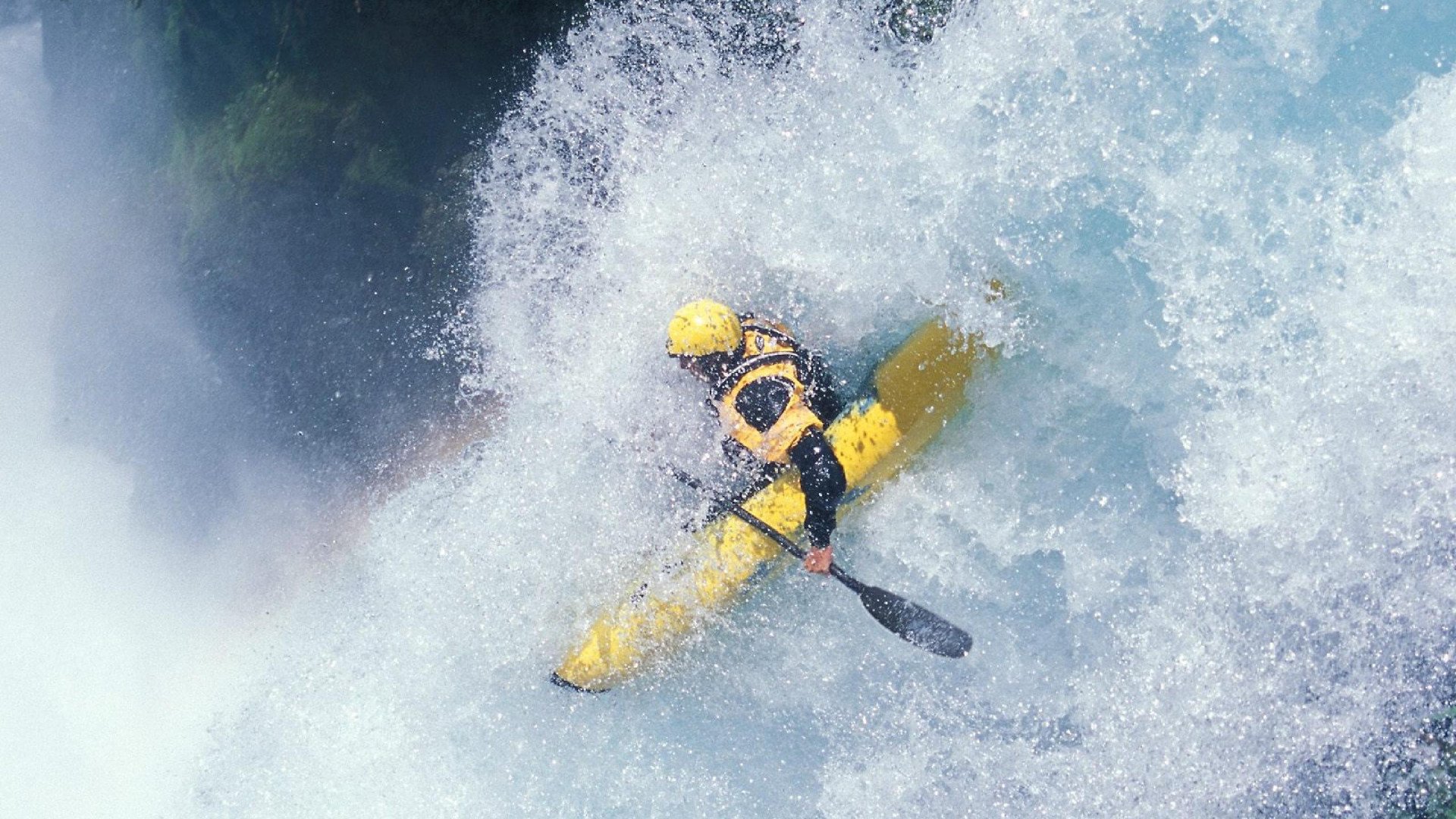 赛道上的心跳，霍勒迪关键制胜，F1新赛季揭幕战之夜